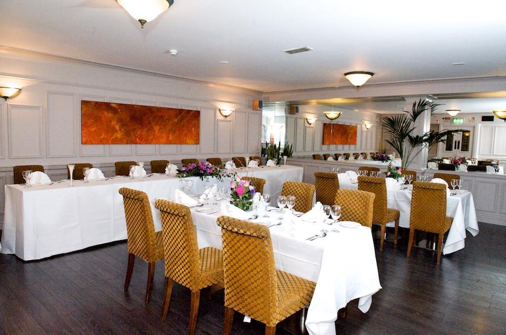 Abberley Court Hotel Tallaght Extérieur photo
